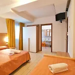 Ξενοδοχείο Ideal 3*