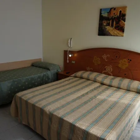 فندق Ideal سوتّومارينا