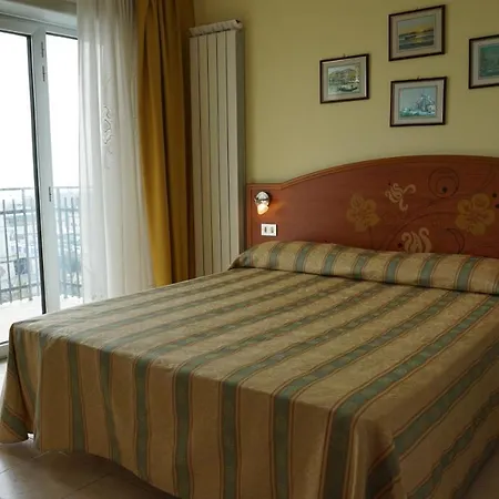 Ideal فندق سوتّومارينا