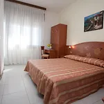 Hotell Ideal 3*
