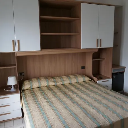 Ideal Hotel