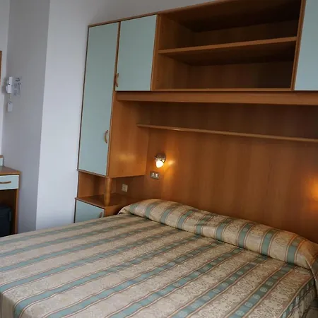 Ideal Hotel