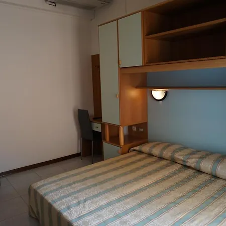 Ideal Hotel