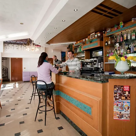 Ideal Hotel 3*