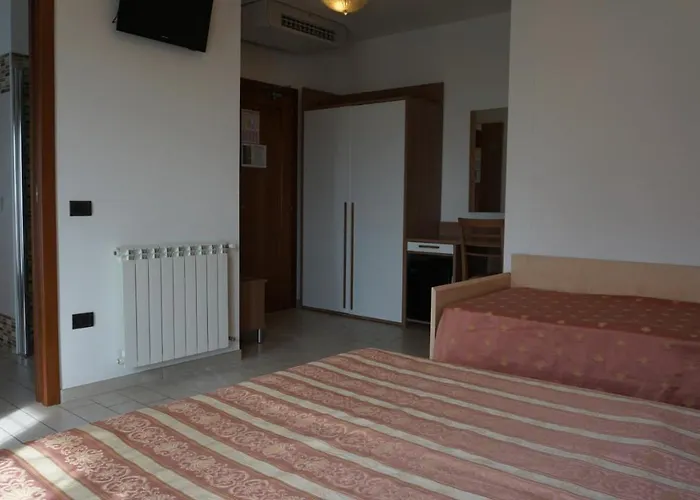 Ideal Ξενοδοχείο 3*