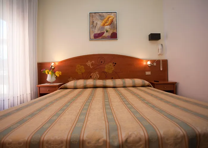 Ideal Ξενοδοχείο 3*