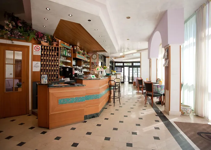 Ξενοδοχείο Ideal 3*