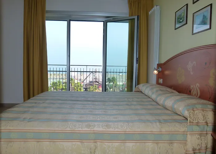 Ξενοδοχείο Ideal 3*